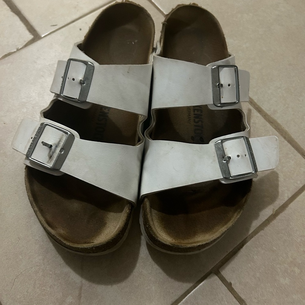 Birkenstock Made in Germany Leather Sandal White Two Strap 39 250 L8/M6 EUC
